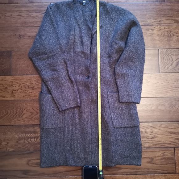 Uniqlo Cardigan - Picture 5 of 7